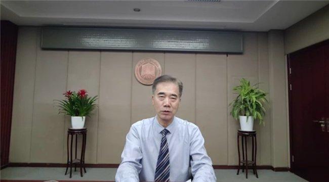 中国人事科学研究院院长余兴安主旨发言